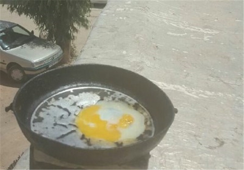 پخت نیمرو در آفتاب سوزان قصرشیرین